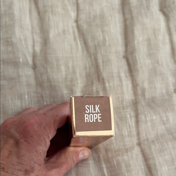 Jeffree Star The Gloss Silk Rope - Picture 5 of 5